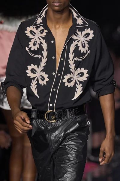 Look 13